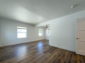 316 N Kenwood St in Burbank, CA - Foto de edificio - Building Photo