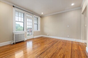 2035 Commonwealth Ave in Boston, MA - Building Photo