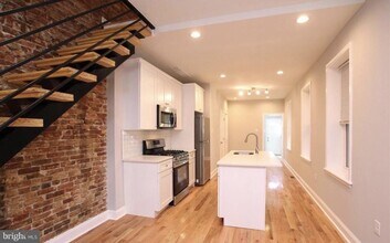 758 N 43rd St in Philadelphia, PA - Building Photo - Building Photo