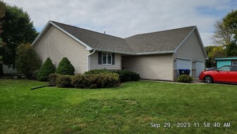 W3183 Westowne Ct in Appleton, WI - Building Photo