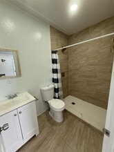 2921 NW 70th Terrace in Miami, FL - Building Photo - Building Photo