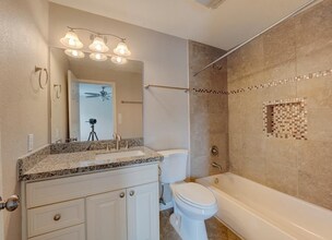 2277 S Kirkwood Rd in Houston, TX - Building Photo - Building Photo