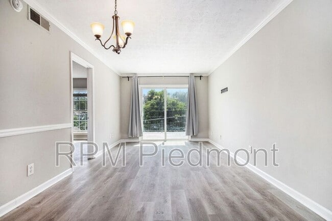 property at 2805 Northeast Expy
