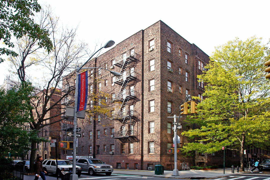 150 Remsen St in Brooklyn, NY - Building Photo