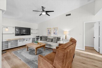 2004 NW 15th Pl in Delray Beach, FL - Building Photo - Building Photo