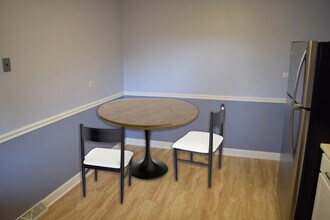 1224 E Thurston Dr in Palatine, IL - Foto de edificio - Building Photo