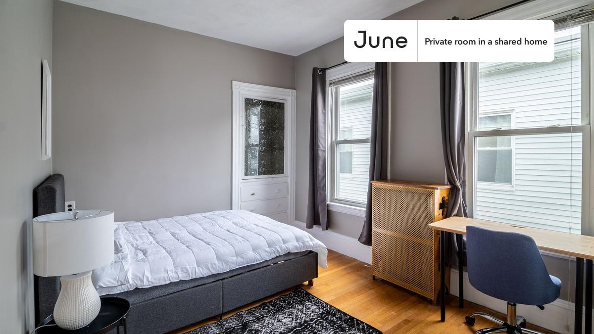 Private bedroom in 5 bed/1 bath Home in Boston, MA - Building Photo