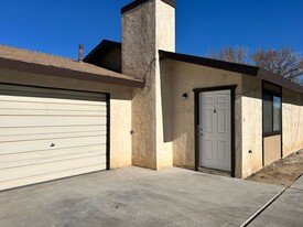 429 S Sunset St in Ridgecrest, CA - Building Photo