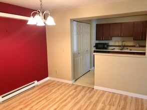 9494 Redmond - Woodinville Rd NE in Redmond, WA - Building Photo - Building Photo