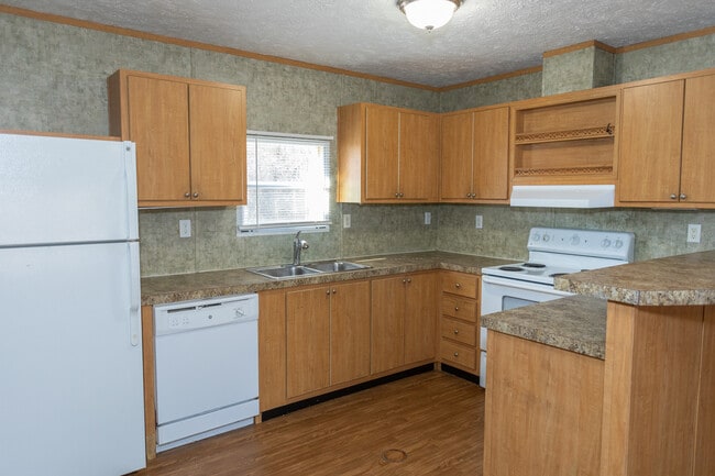 1767 Goodman Lake Rd in Morganton, NC - Building Photo - Building Photo