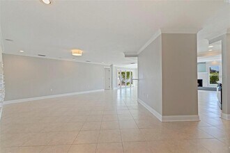 11225 4th St E in Treasure Island, FL - Building Photo - Building Photo