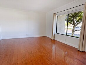 13 Sage in Irvine, CA - Foto de edificio - Building Photo