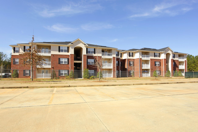 Hallmark Talladega in Talladega, AL - Foto de edificio - Building Photo