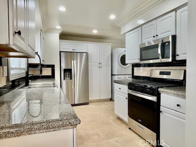 property at 5015 River Ave