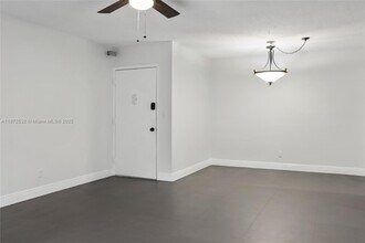 13720 SW 90th Ave in Miami, FL - Building Photo - Building Photo