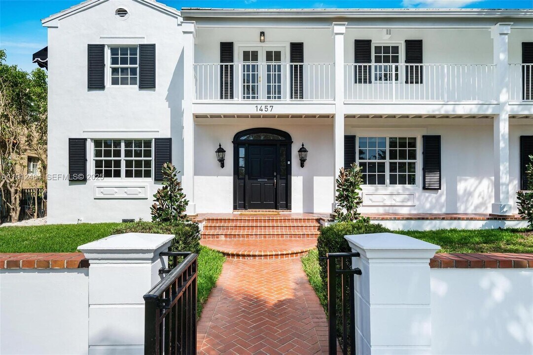 1457 Certosa Ave in Coral Gables, FL - Building Photo