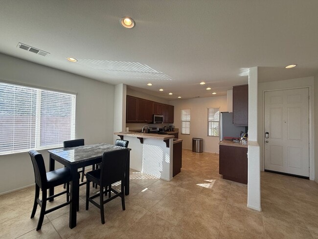 38432 Pallas Ct in Palmdale, CA - Building Photo - Building Photo