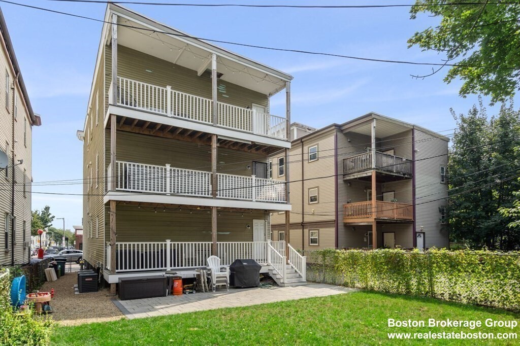 995 Dorchester Ave, Unit 2 in Boston, MA - Building Photo