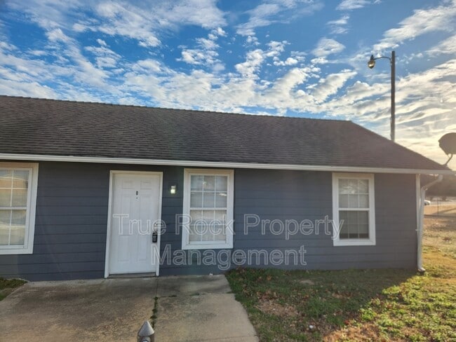 218 E 14th St in Ada, OK - Building Photo - Building Photo