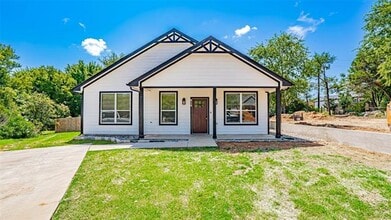 819 Crow Ct in Granbury, TX - Building Photo - Building Photo