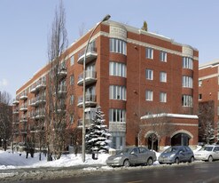 1333 Notre-Dame O in Montréal, QC - Building Photo