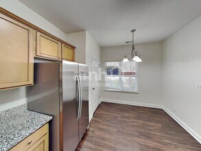 1684 Woods Ln in Denver, NC - Foto de edificio - Building Photo