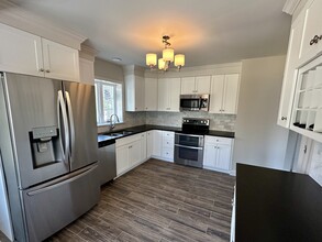 771 Watertown Rd in Middlebury, CT - Building Photo - Building Photo