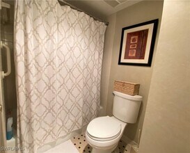 10525 Gulf Shore Dr in Naples, FL - Building Photo - Building Photo