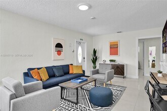 6452 Custer St in Hollywood, FL - Building Photo - Building Photo