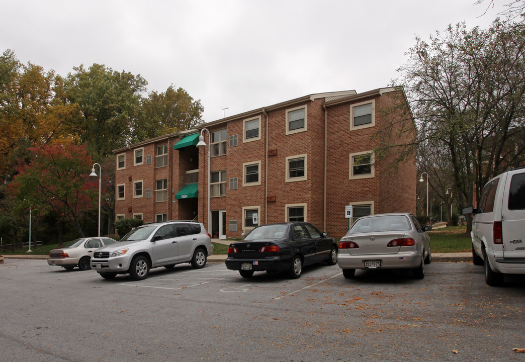 Magruder's Discovery Apartments in Bethesda, MD - Building Photo