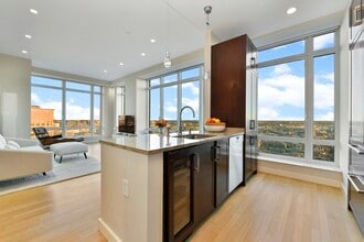 400 Stuart St, Unit 30B in Boston, MA - Building Photo - Building Photo