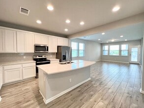 256 Wild Wind Trail in Jarrell, TX - Building Photo - Building Photo