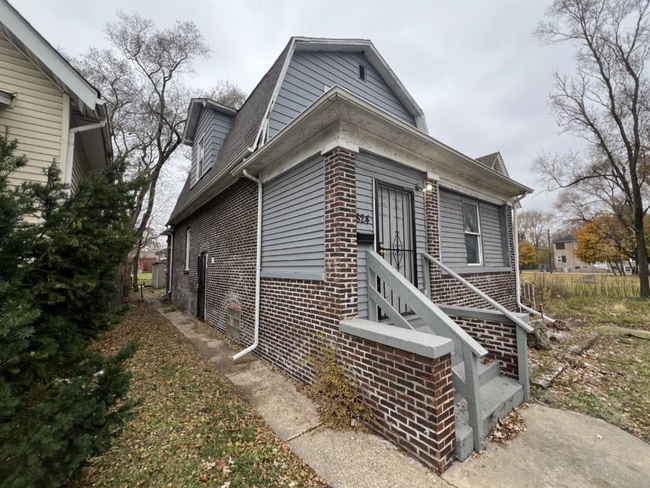 824 Tyler St in Gary, IN - Building Photo - Building Photo