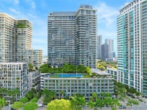 121 NE 34th St, Unit 2314 in Miami, FL - Building Photo - Building Photo