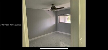 6720 Arbor Dr in Miramar, FL - Building Photo - Building Photo