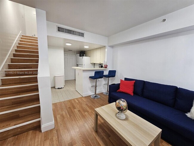 450 SW 3rd St in Miami, FL - Building Photo - Building Photo