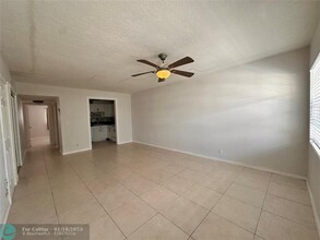 751 Pine Dr in Pompano Beach, FL - Building Photo - Building Photo