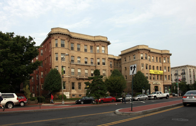 3220 17th St NW in Washington, DC - Building Photo - Building Photo