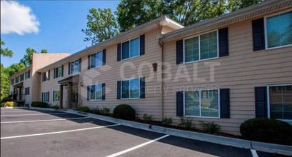 The Enclave at Riverside Village in Atlanta, GA - Building Photo - Building Photo