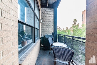 1815 N Milwaukee Ave in Chicago, IL - Building Photo - Building Photo