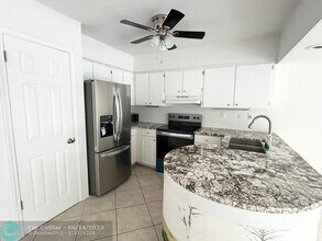 1105 SW 12th Ct in Fort Lauderdale, FL - Building Photo - Building Photo