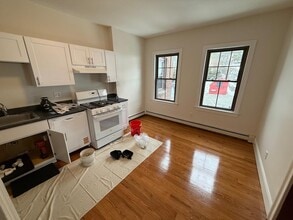 287 Elliot St, Unit 8 in Newton, MA - Building Photo - Building Photo