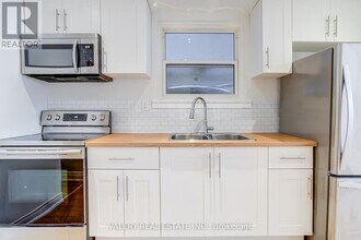 32 Little Blvd in Toronto, ON - Building Photo - Building Photo