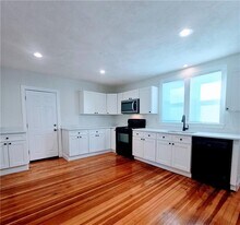 268 1/2 Greenville Ave in Johnston, RI - Building Photo