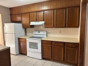 1758 N Woodrow Ct in Wichita, KS - Building Photo - Building Photo