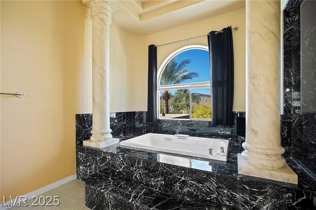 1008 Trophy Hills Dr