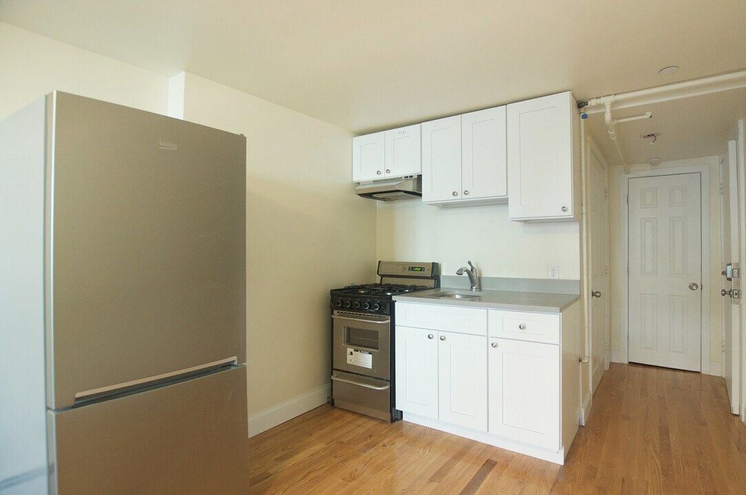 5 Buswell St, Unit B3 in Boston, MA - Building Photo