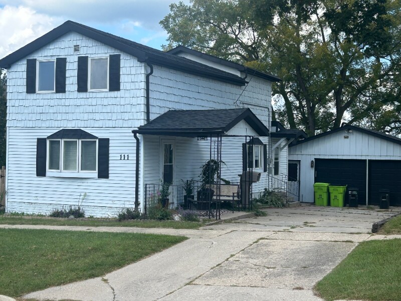 111 McDowell St in Delavan, WI - Building Photo