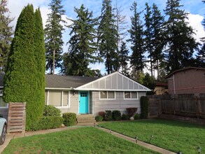 17904 1st Ave NE in Shoreline, WA - Building Photo - Building Photo