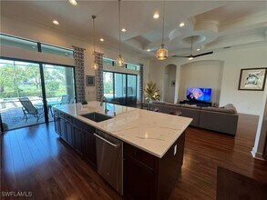 9262 Rialto Ln in Naples, FL - Foto de edificio - Building Photo